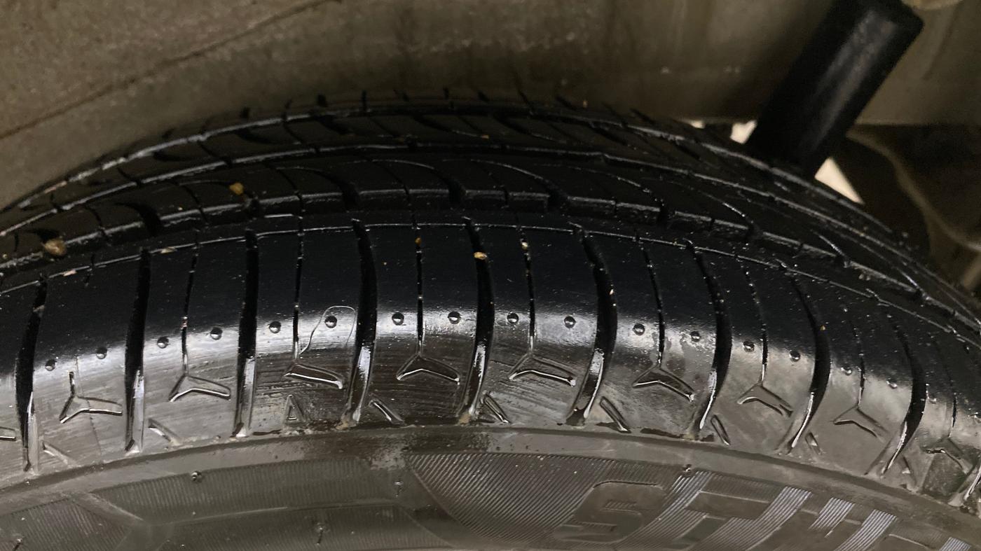 2016 Maruti Wagon R 1.0 VXI AMT, Petrol, Automatic, 73,907 km, Right Rear Tyre Tread