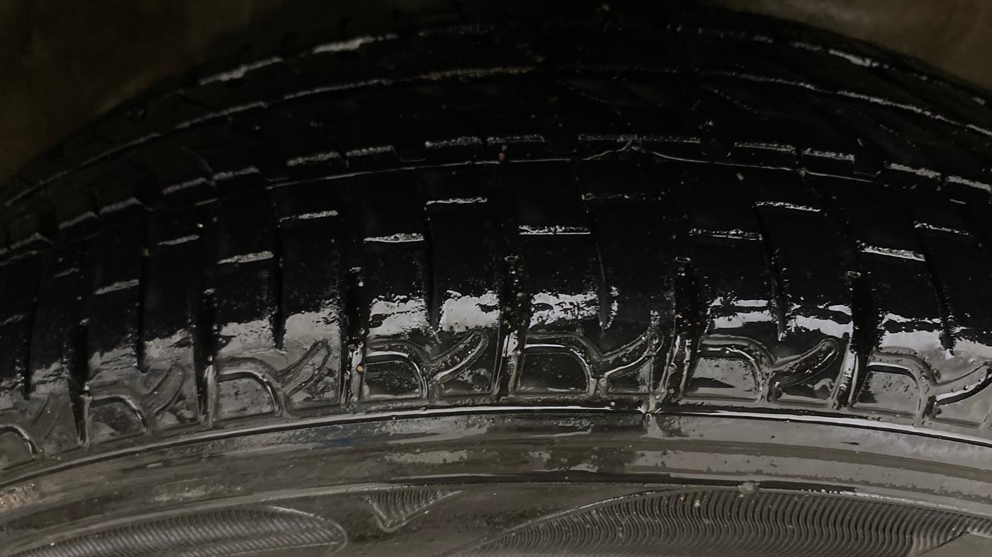 2016 Maruti Wagon R 1.0 VXI AMT, Petrol, Automatic, 73,907 km, Left Front Tyre Tread