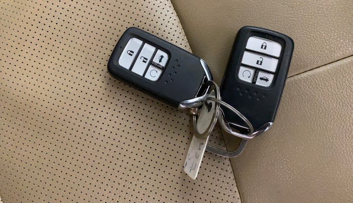 2022 Honda City 1.5L I-VTEC ZX CVT, Petrol, Automatic, 16,472 km, Key Close Up