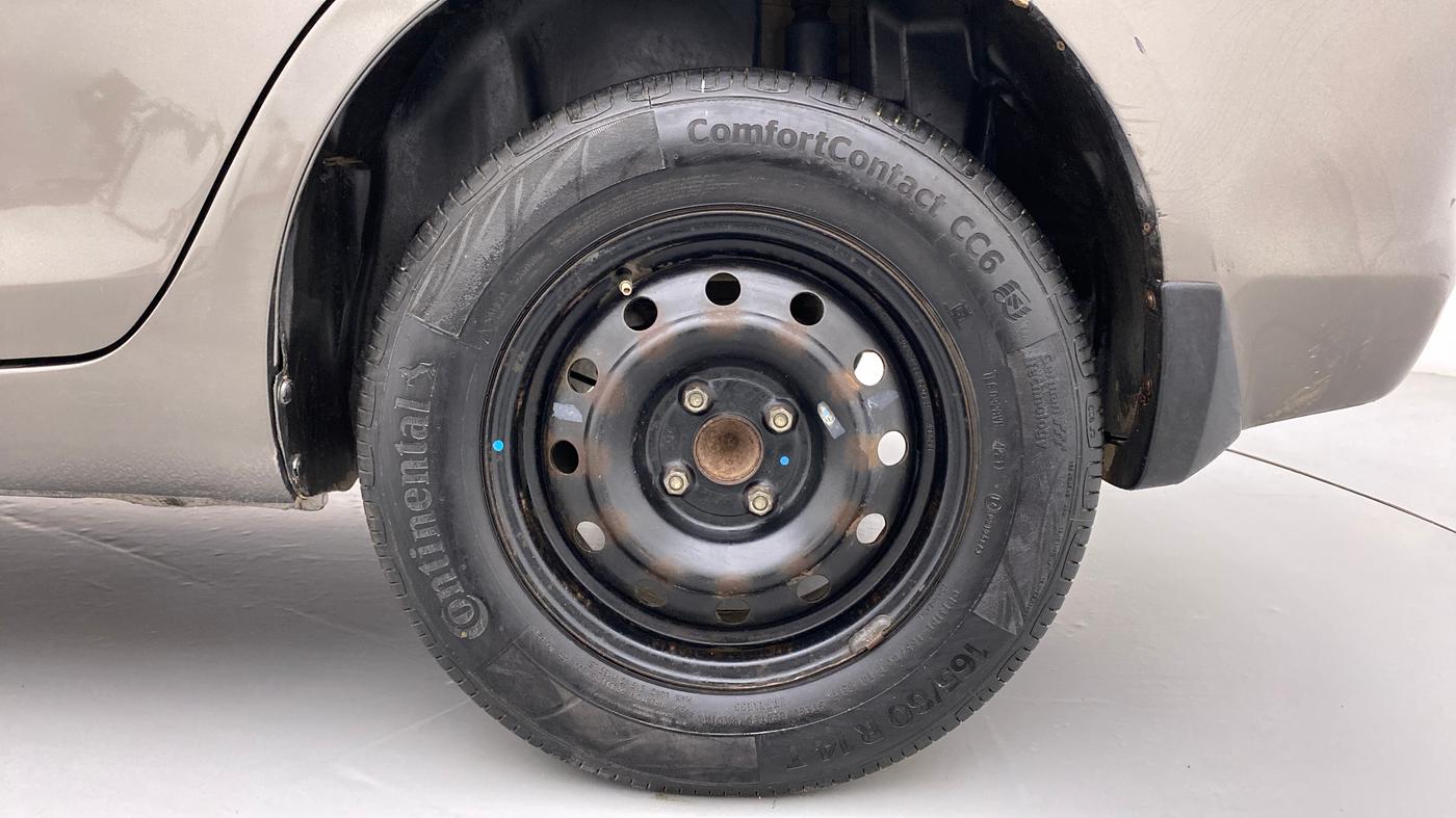 2016 Maruti Swift Dzire VXI, Petrol, Manual, 1,22,231 km, Left Rear Wheel
