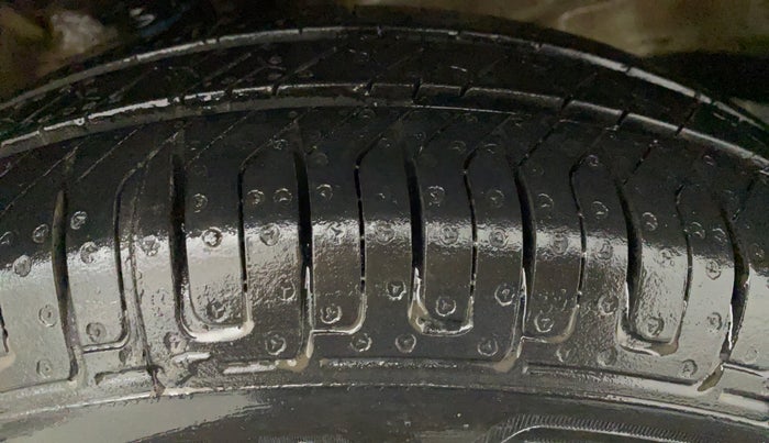2015 Maruti Wagon R 1.0 LXI CNG, CNG, Manual, 78,067 km, Left Front Tyre Tread