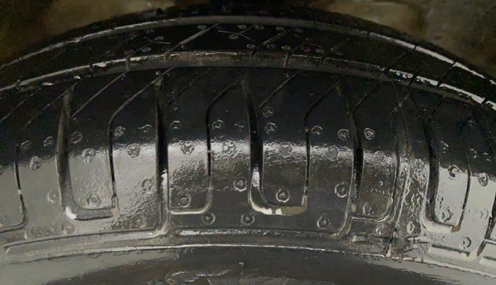 2015 Maruti Wagon R 1.0 LXI CNG, CNG, Manual, 78,067 km, Right Front Tyre Tread