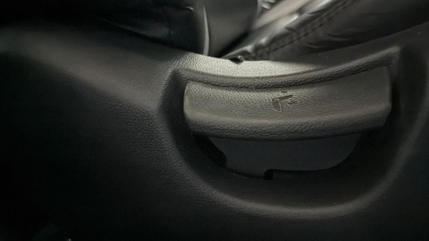 2018 Hyundai Elite i20 ASTA 1.2, Petrol, Manual, 64,005 km, Driver Side Adjustment Panel