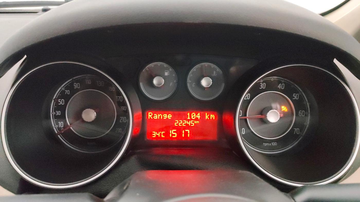 2016 Fiat Linea EMOTION 1.4 L T JET, Petrol, Manual, 22,298 km, Odometer Image