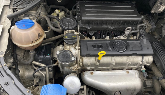 2016 Skoda Rapid AMBITION 1.6 MPI MT, Petrol, Manual, 82,089 km, Engine View - Right