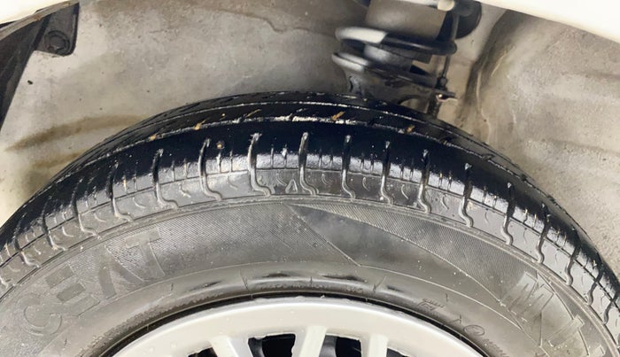 2017 Maruti Alto 800 LXI, CNG, Manual, 32,671 km, Left Front Tyre Tread