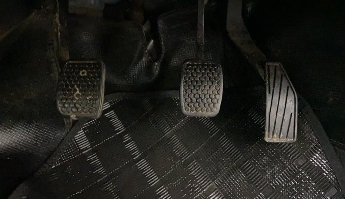 2017 Maruti Alto 800 LXI, CNG, Manual, 32,671 km, Pedals