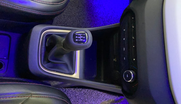 2021 Tata PUNCH ACCOMPLISHED MT, CNG, Manual, 42,828 km, Gear Lever