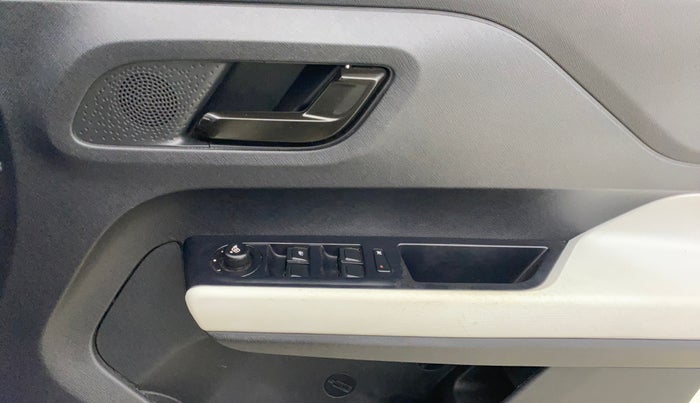 2021 Tata PUNCH ACCOMPLISHED MT, CNG, Manual, 42,828 km, Driver Side Door Panels Control