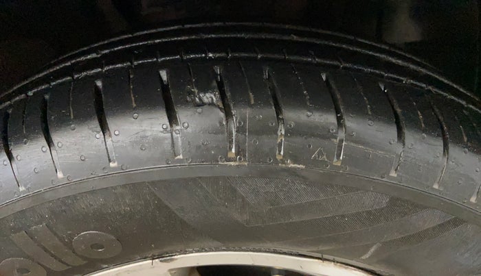 2019 Renault TRIBER RXZ, Petrol, Manual, 45,749 km, Right Front Tyre Tread