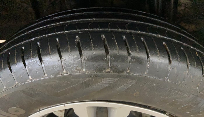 2019 Renault TRIBER RXZ, Petrol, Manual, 45,749 km, Right Rear Tyre Tread