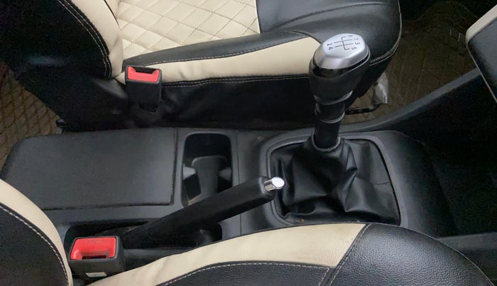 2019 Renault TRIBER RXZ, Petrol, Manual, 45,749 km, Gear Lever