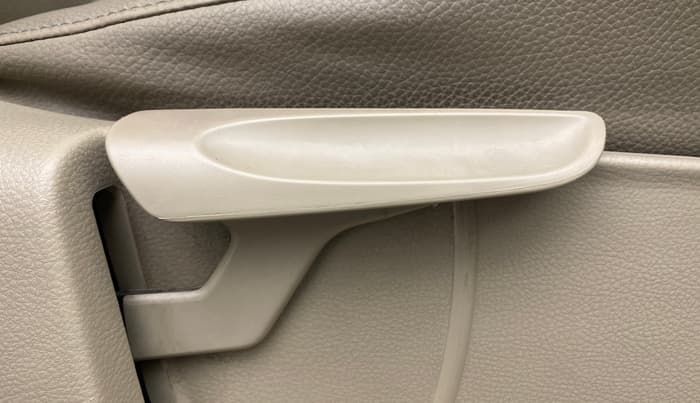 2016 Volkswagen Vento HIGHLINE 1.5 AT, Diesel, Automatic, 1,22,532 km, Driver Side Adjustment Panel