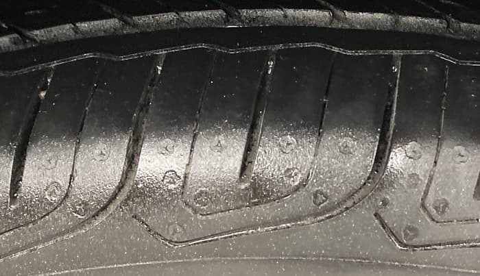 2016 Volkswagen Vento HIGHLINE 1.5 AT, Diesel, Automatic, 1,22,532 km, Right Rear Tyre Tread