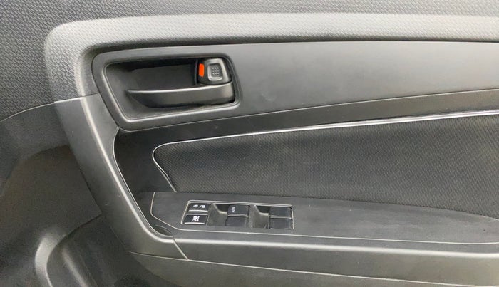 2021 Maruti Vitara Brezza VXI, CNG, Manual, 60,881 km, Driver Side Door Panels Control