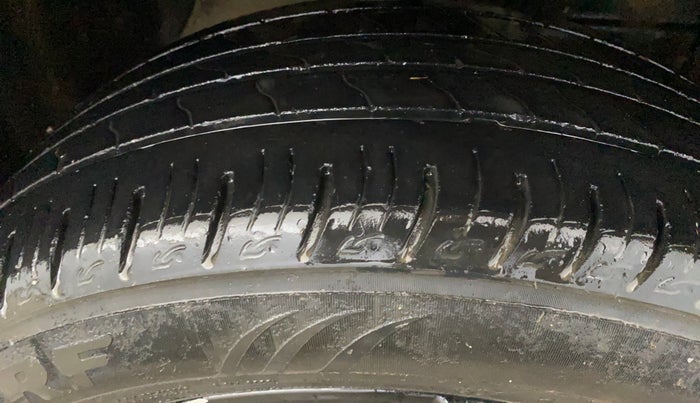 2021 Maruti Vitara Brezza VXI, CNG, Manual, 60,881 km, Right Front Tyre Tread