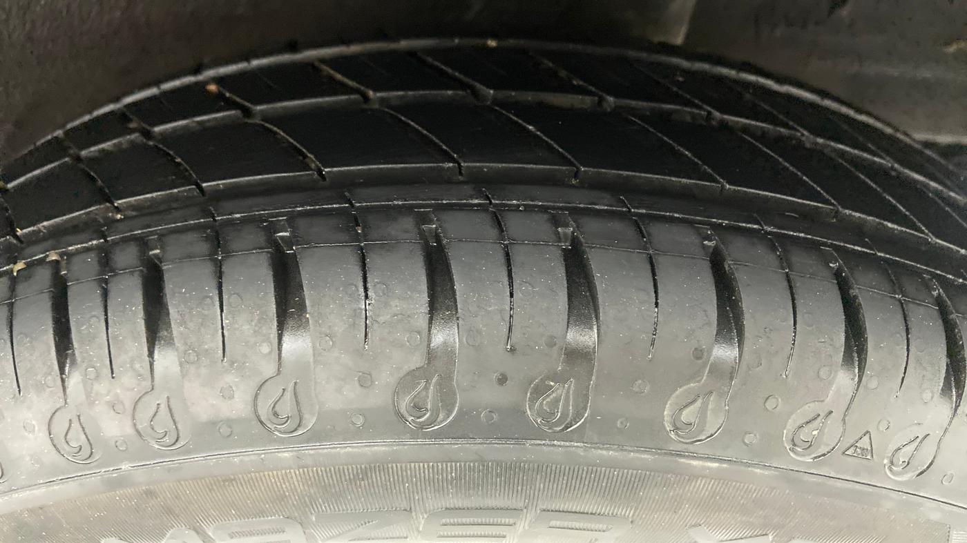 2020 Renault Kwid RXT, Petrol, Manual, 13,560 km, Left Rear Tyre Tread