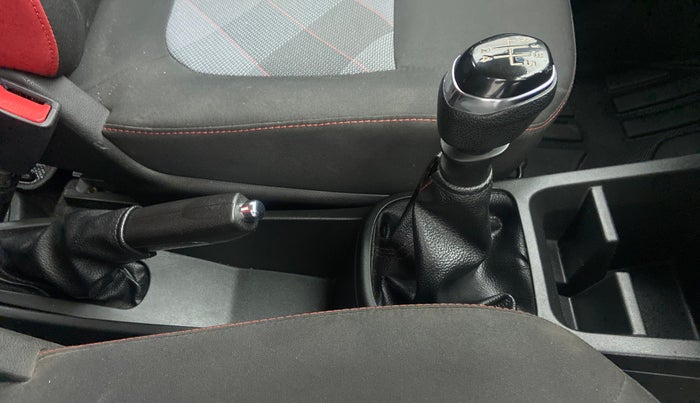2020 Renault Kwid RXT, Petrol, Manual, 13,560 km, Gear Lever