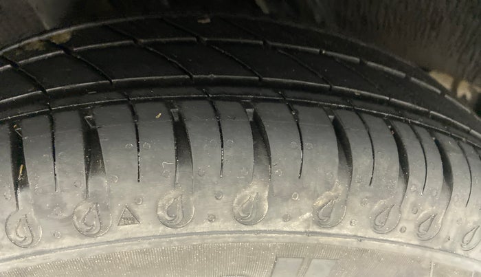 2020 Renault Kwid RXT, Petrol, Manual, 13,560 km, Right Rear Tyre Tread