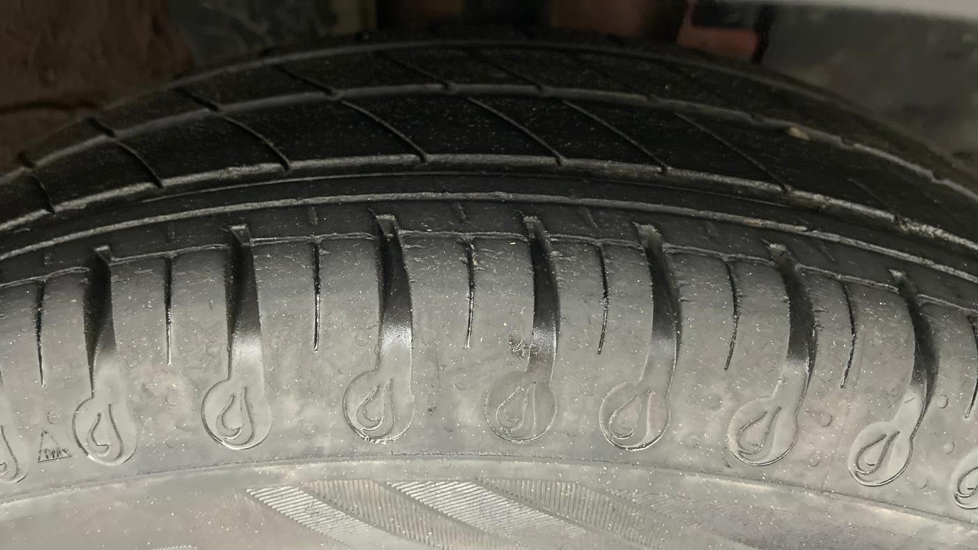 2020 Renault Kwid RXT, Petrol, Manual, 13,560 km, Right Front Tyre Tread