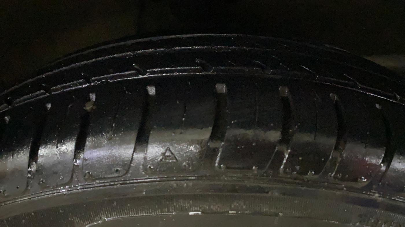 2015 Maruti Ritz VXI, Petrol, Manual, 54,482 km, Right Front Tyre Tread