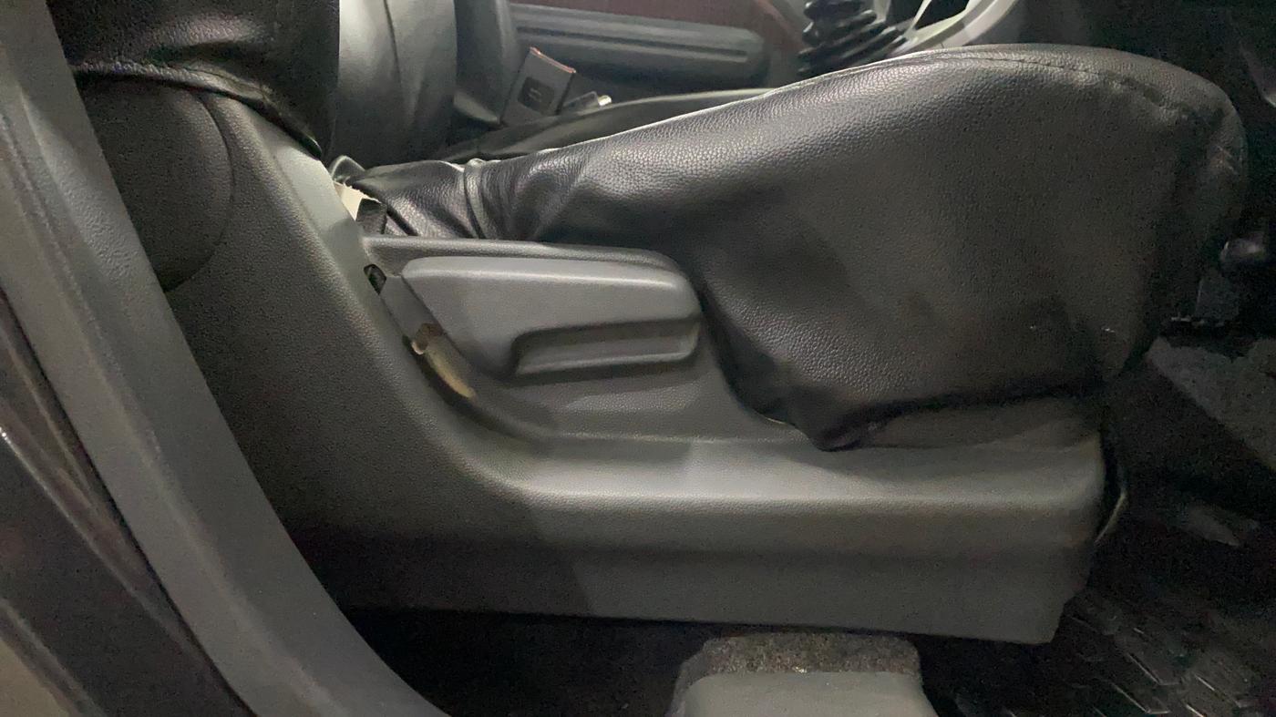 2015 Maruti Ritz VXI, Petrol, Manual, 54,482 km, Driver Side Adjustment Panel