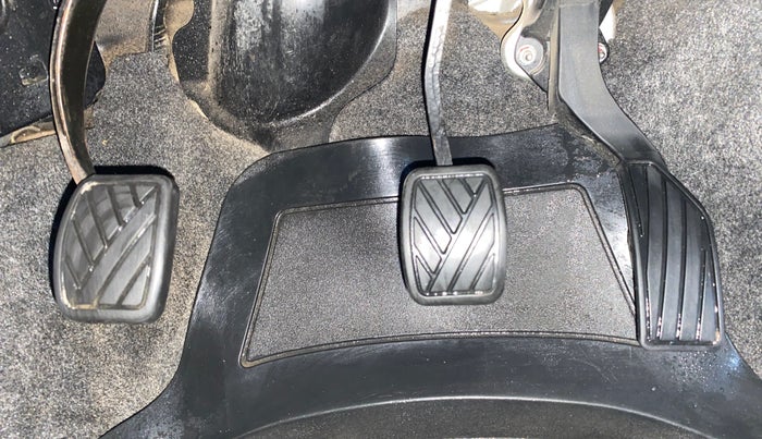 2015 Maruti Ritz VXI, Petrol, Manual, 54,482 km, Pedals