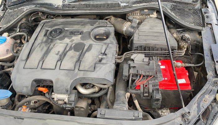 2013 Skoda Rapid ELEGANCE 1.6 TDI CR MT, Diesel, Manual, 85,878 km, Engine View - Left