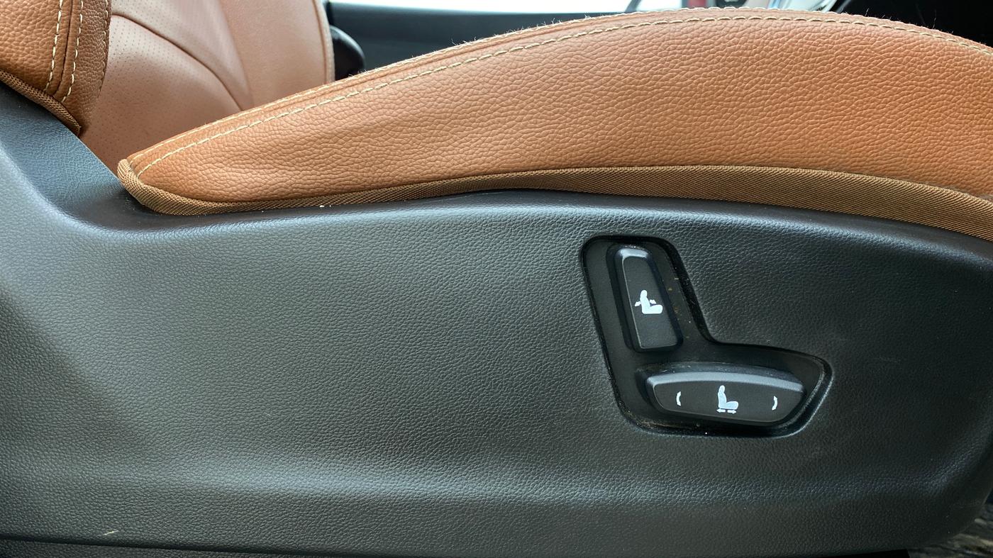 2020 MG HECTOR PLUS SHARP 1.5 PETROL TURBO HYBRID MT 6-STR, Petrol, Manual, 56,803 km, Driver Side Adjustment Panel