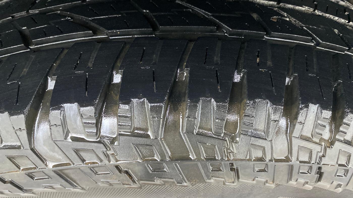 2017 Renault Duster RXS CVT, Petrol, Automatic, 91,136 km, Left Rear Tyre Tread