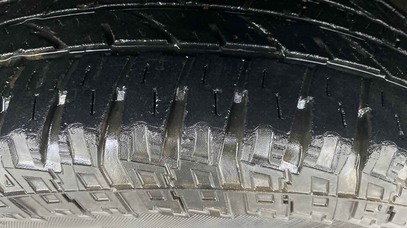 2017 Renault Duster RXS CVT, Petrol, Automatic, 91,136 km, Left Front Tyre Tread