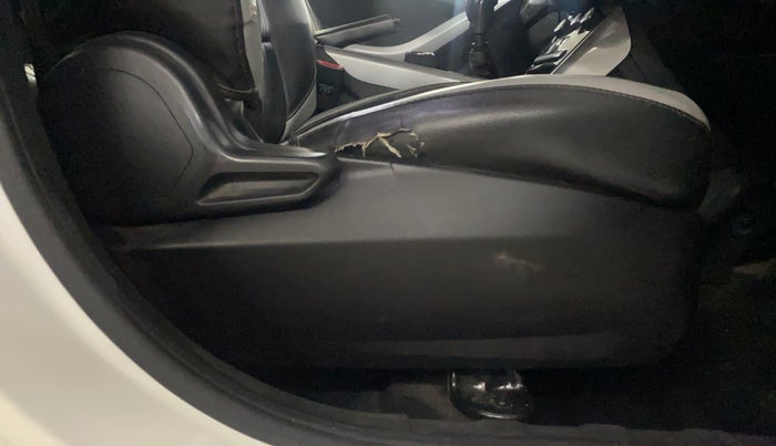 2022 Tata NEXON XM PLUS SUNROOF PETROL, Petrol, Manual, 60,067 km, Driver Side Adjustment Panel