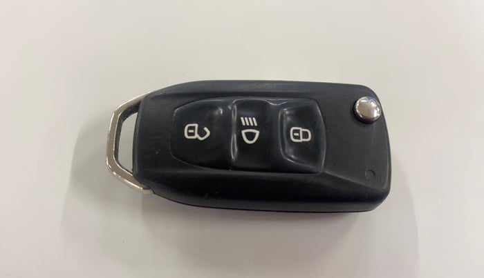 2022 Tata NEXON XM PLUS SUNROOF PETROL, Petrol, Manual, 60,067 km, Key Close Up