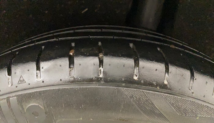 2021 Toyota Glanza G CVT, Petrol, Automatic, 58,419 km, Left Rear Tyre Tread