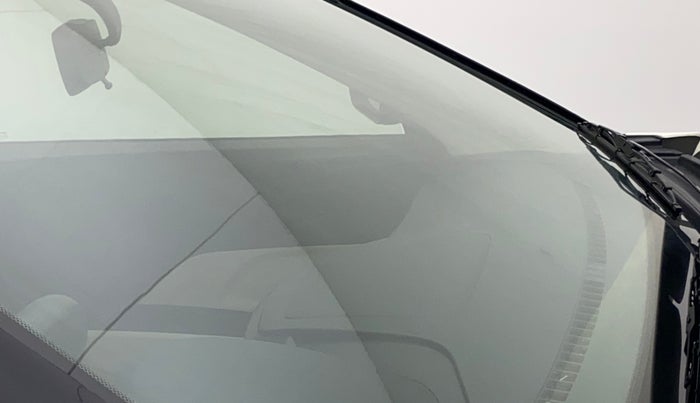 2022 Mahindra XUV300 W6 1.2 PETROL AMT, Petrol, Automatic, 16,034 km, Front windshield - Minor spot on windshield