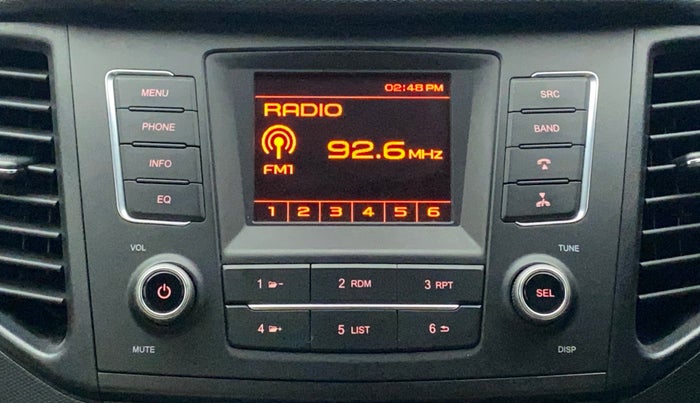2022 Mahindra XUV300 W6 1.2 PETROL AMT, Petrol, Automatic, 16,034 km, Infotainment System
