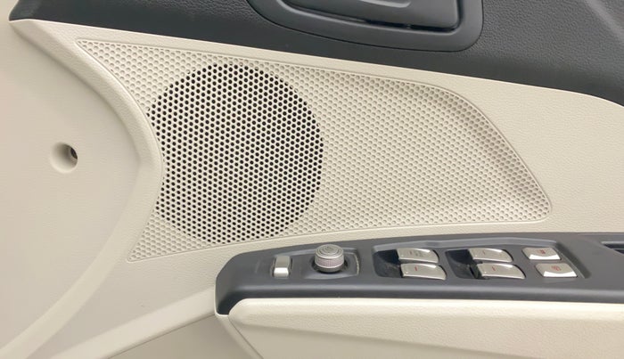 2022 Mahindra XUV300 W6 1.2 PETROL AMT, Petrol, Automatic, 16,034 km, Speaker