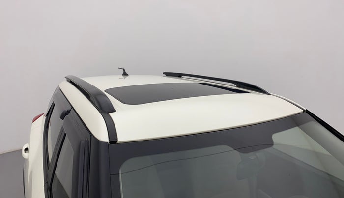 2022 Mahindra XUV300 W6 1.2 PETROL AMT, Petrol, Automatic, 16,034 km, Roof