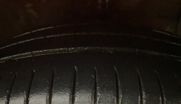 2017 Hyundai Grand i10 SPORTZ (O) AT 1.2 KAPPA VTVT, Petrol, Automatic, 49,030 km, Right Front Tyre Tread