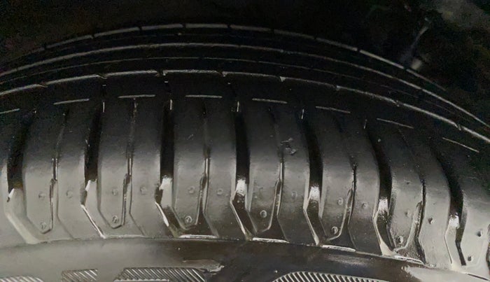 2021 Hyundai Verna SX 1.5 VTVT, Petrol, Manual, 8,217 km, Right Rear Tyre Tread