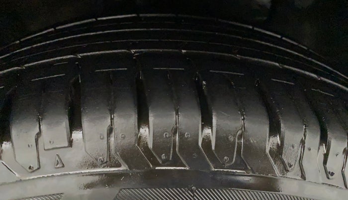 2021 Hyundai Verna SX 1.5 VTVT, Petrol, Manual, 8,217 km, Right Front Tyre Tread