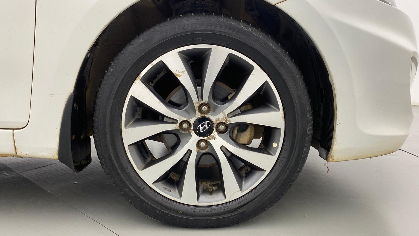 2014 Hyundai Verna FLUIDIC 1.6 SX CRDI OPT, Diesel, Manual, 93,787 km, Right Front Wheel