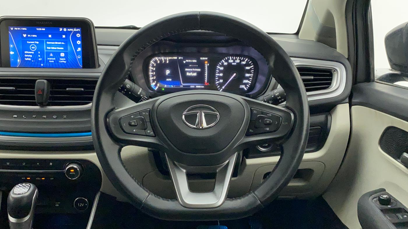 2022 Tata ALTROZ XZA, Petrol, Automatic, 19,606 km, Steering Wheel Close Up