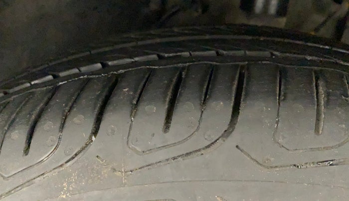2022 Tata ALTROZ XZA, Petrol, Automatic, 19,606 km, Left Front Tyre Tread