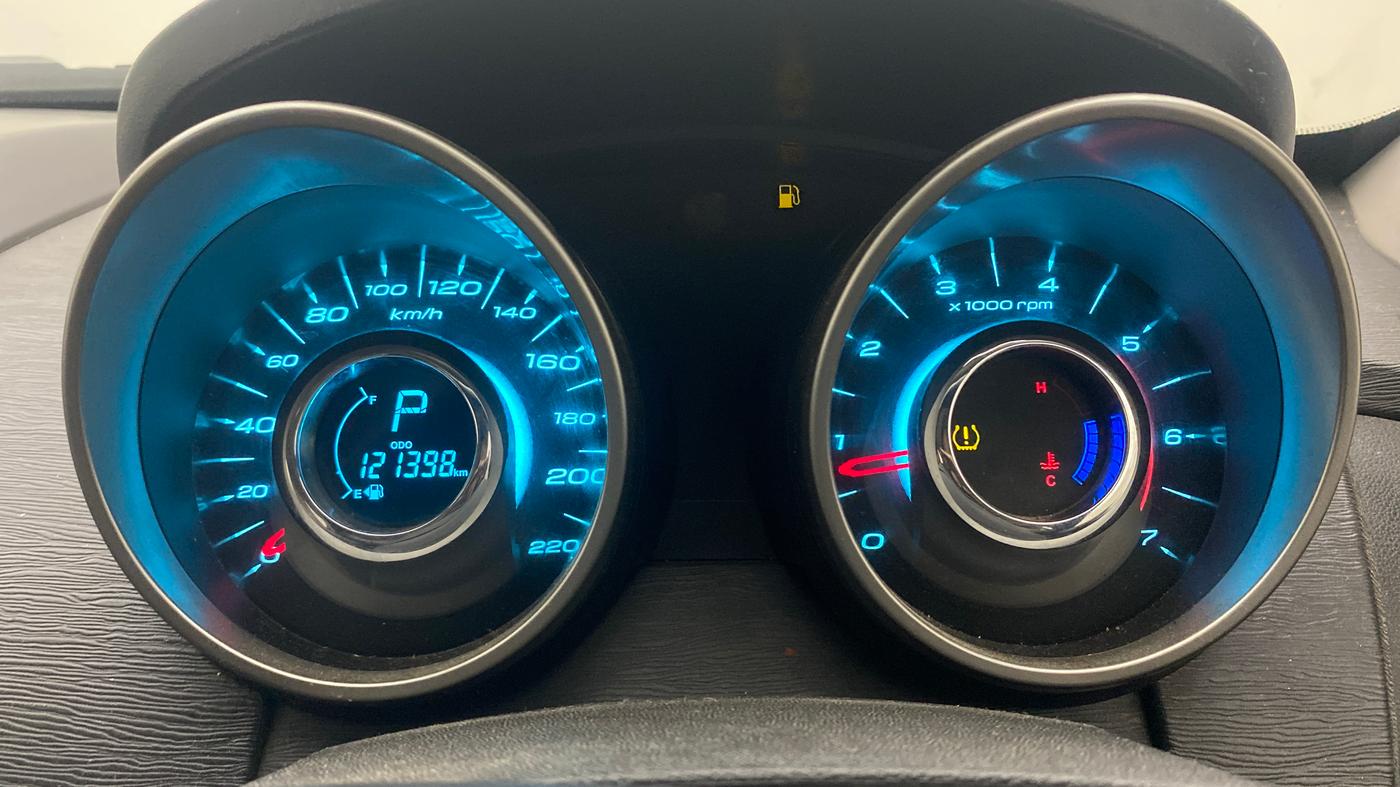 2020 Mahindra XUV500 W9 AT, Diesel, Automatic, 1,21,434 km, Odometer Image