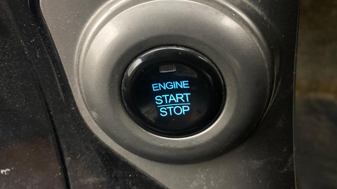 2020 Mahindra XUV500 W9 AT, Diesel, Automatic, 1,21,434 km, Keyless Start/ Stop Button