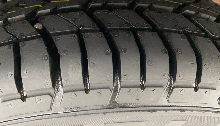 2017 Tata Tiago XT PETROL, Petrol, Manual, 51,005 km, Right Rear Tyre Tread