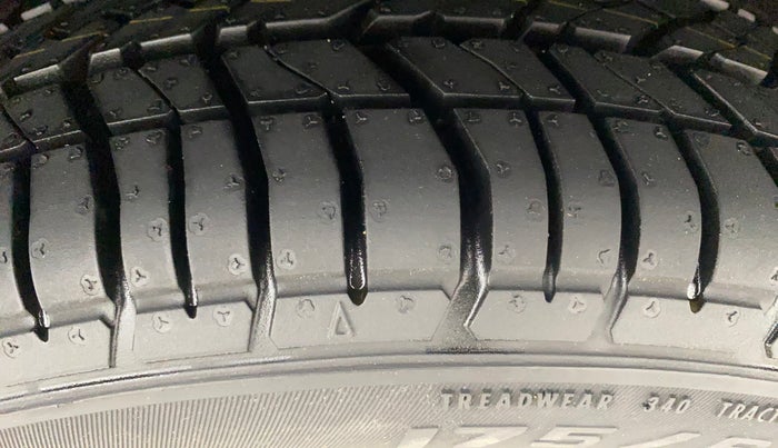 2017 Tata Tiago XT PETROL, Petrol, Manual, 51,005 km, Right Front Tyre Tread