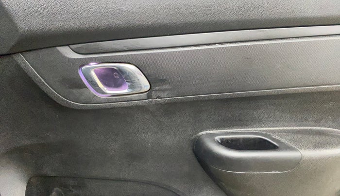 2019 Renault Kwid RXT 0.8 (O), Petrol, Manual, 59,071 km, Driver Side Door Panels Control