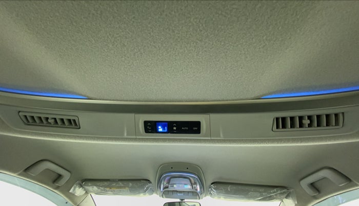 2022 Toyota Innova Crysta 2.4 ZX 7 STR, Diesel, Manual, 15,753 km, Rear AC Vents